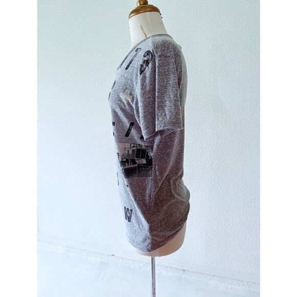 Marc Eckō Casual NYC Decal T-Shirt - Picture 3 of 5